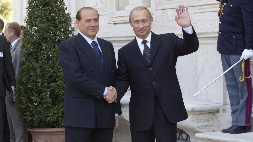 Silvio Berlusconi est mort, la fin d'une époque, Vladimir Poutine rend hommage à Silvio Berlusconi